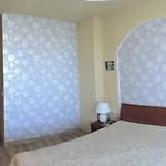 Apartment 2br, тристаен In Complex Life