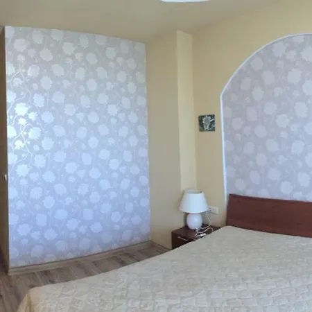 דירה 2br, тристаен In Complex Life